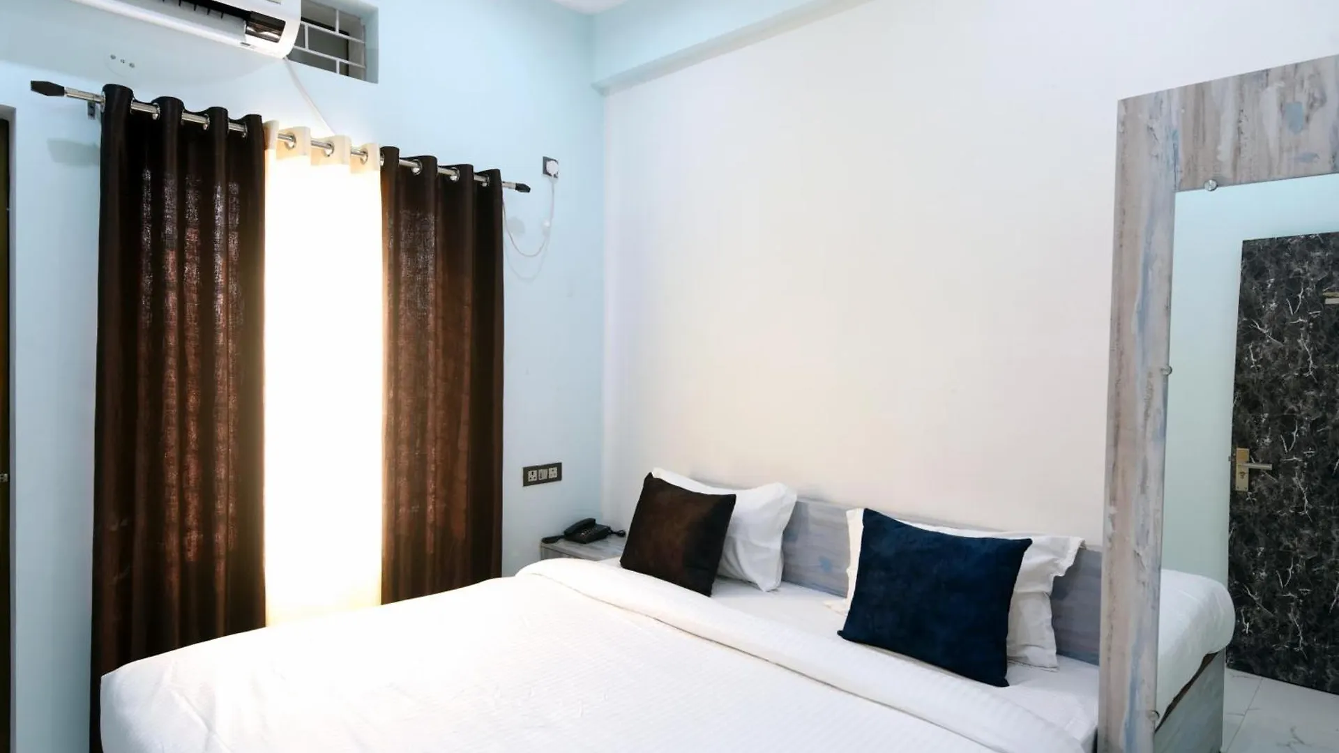 Maya'S Nest By Basotel Varanasi Hotel