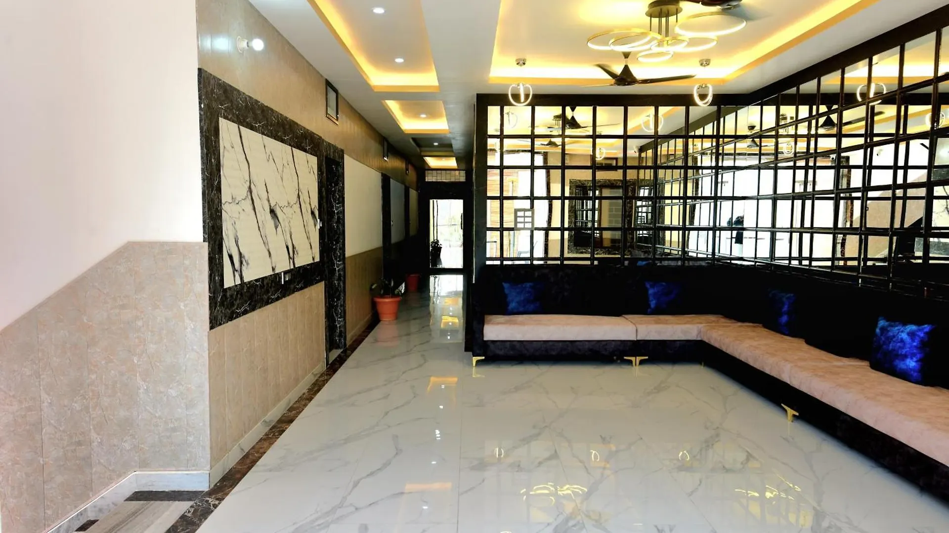 Maya'S Nest By Basotel Varanasi 3*,